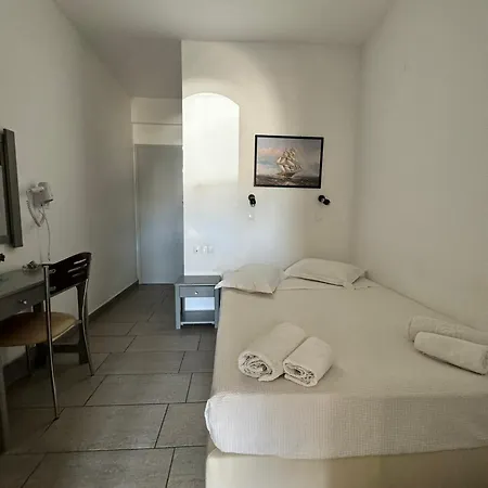 Deep Blue & Aparthotel Mylopotas