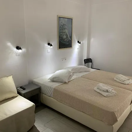 深蓝客房和公寓公寓式酒店 3* 迈洛波塔斯