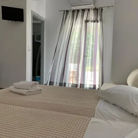 深蓝客房和公寓公寓式酒店 3*