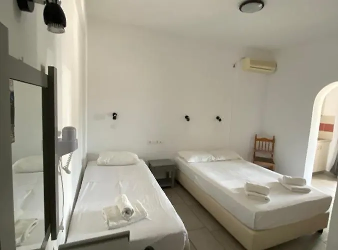 Deep Blue & Apart-hotel Mylopotas