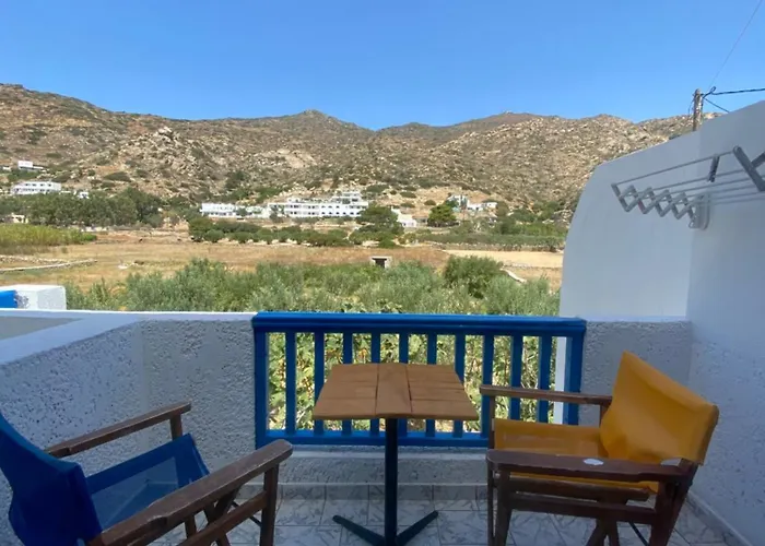 Deep Blue & Apart-hotel Mylopotas